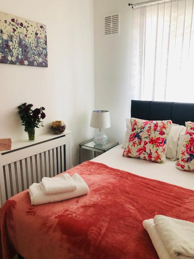Super Location 2, 1Min Metro 10 Min From Camden Apartment Лондон Екстериор снимка
