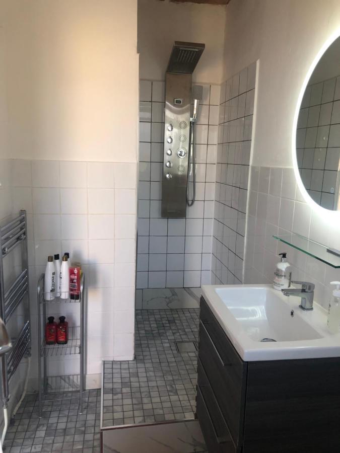 Super Location 2, 1Min Metro 10 Min From Camden Apartment Лондон Екстериор снимка
